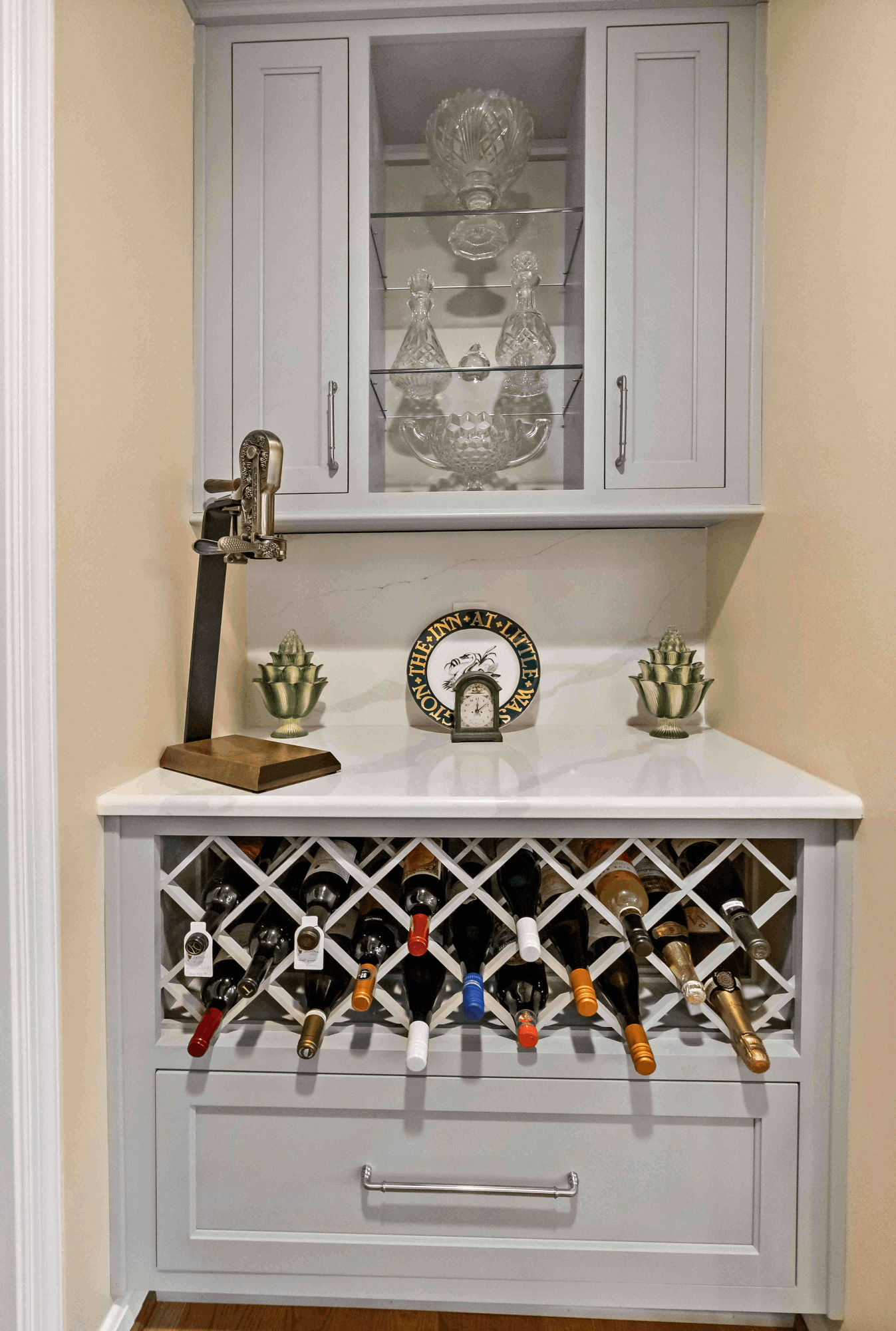 Wine bar holder in kitchen