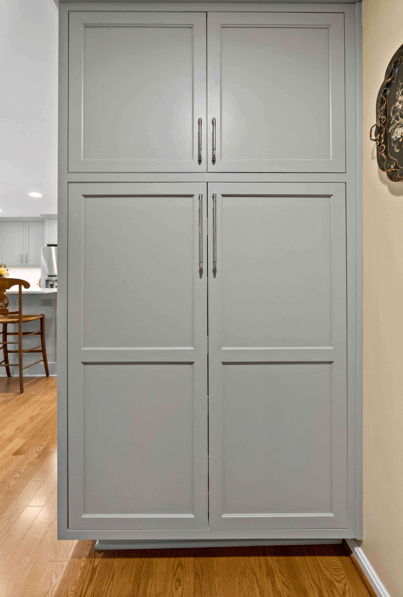 Grey cabinets with grey handles in kitchen