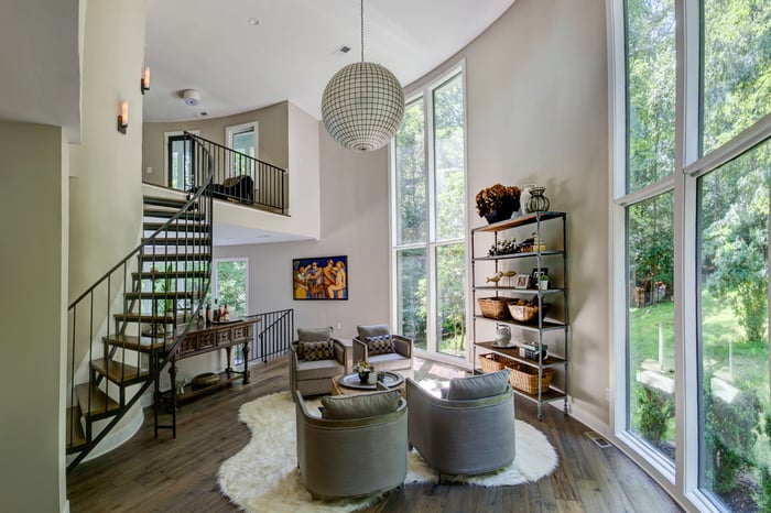 6 Modern Living Room_Oakton.jpg