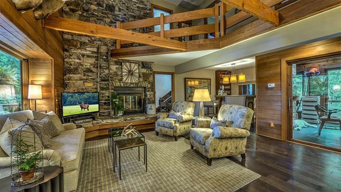 Farmhouse living room Leesburg