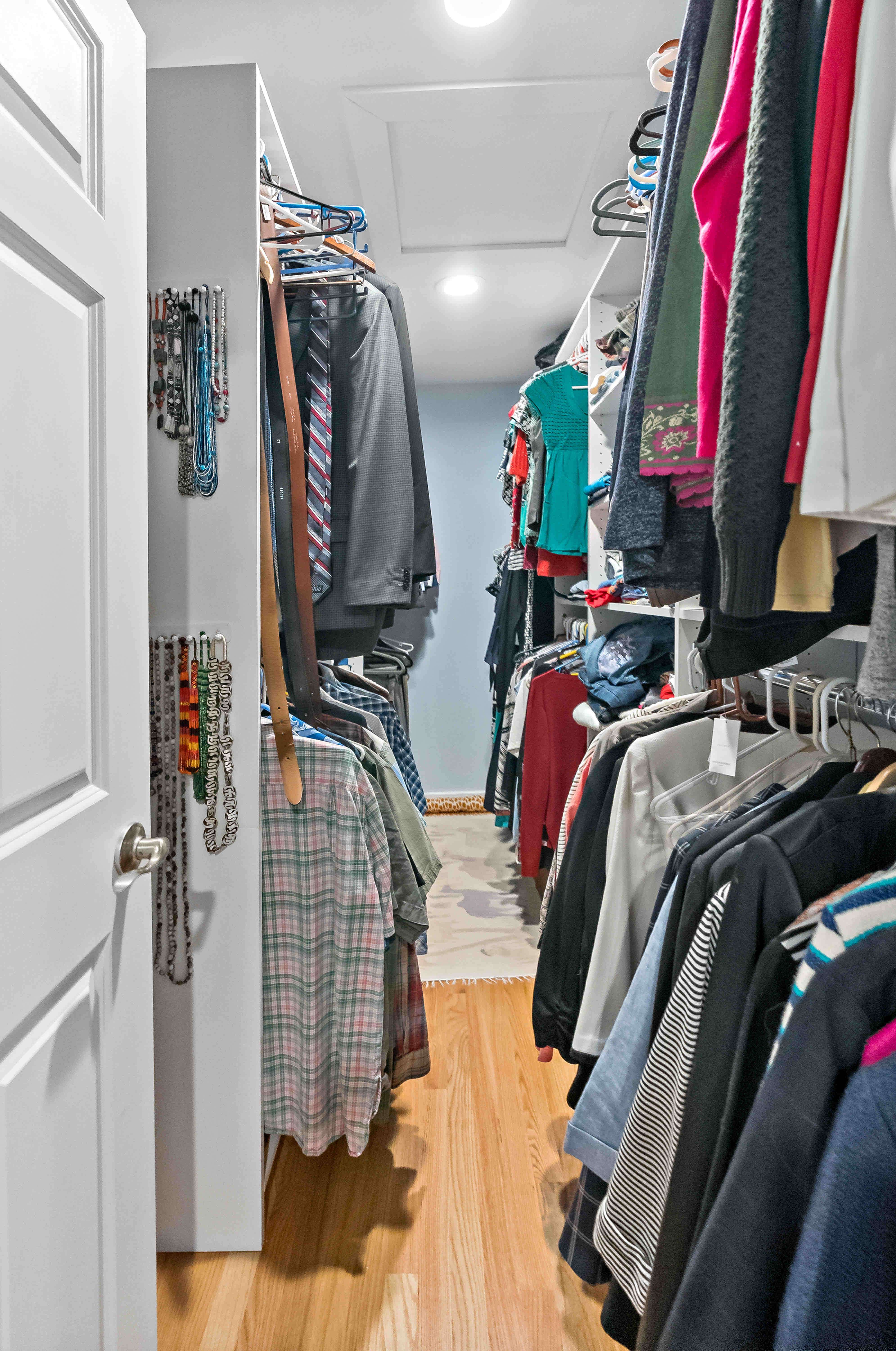 Walk in closet with a lot of hanging space