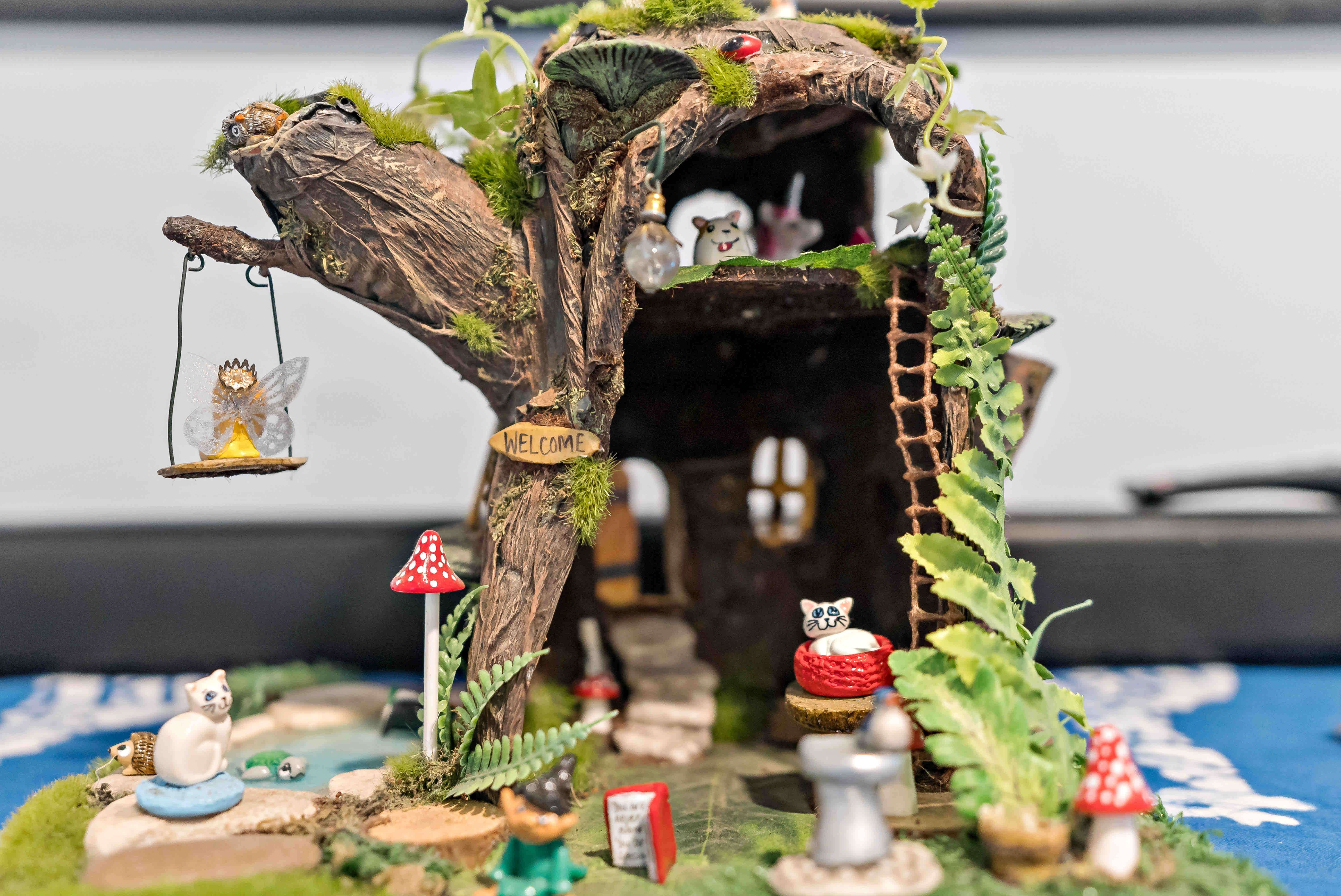 Toy treehouse