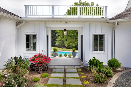 Stunning Breezeway