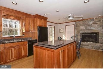 Kitchen Before 4