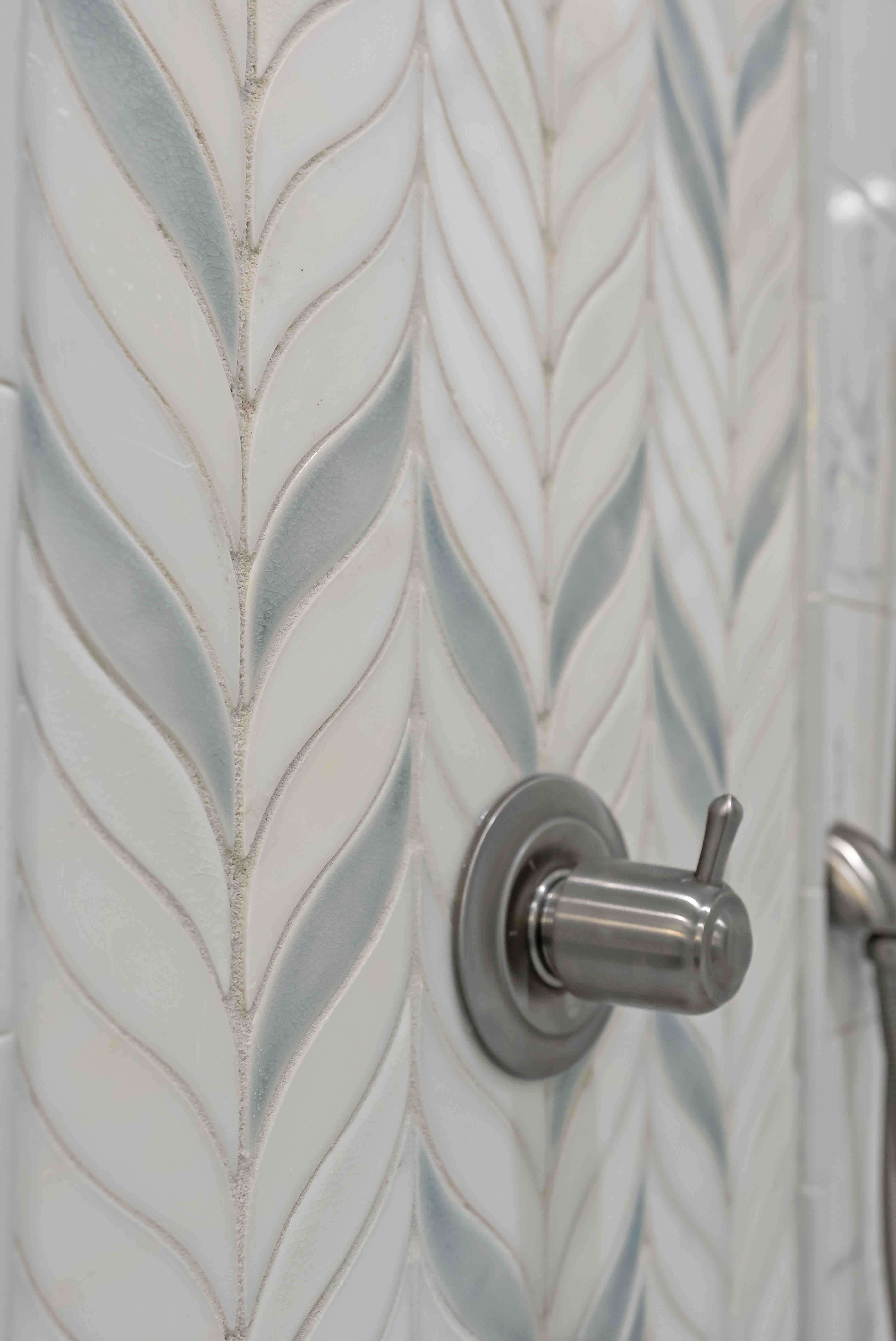 Shower tile design white and grey