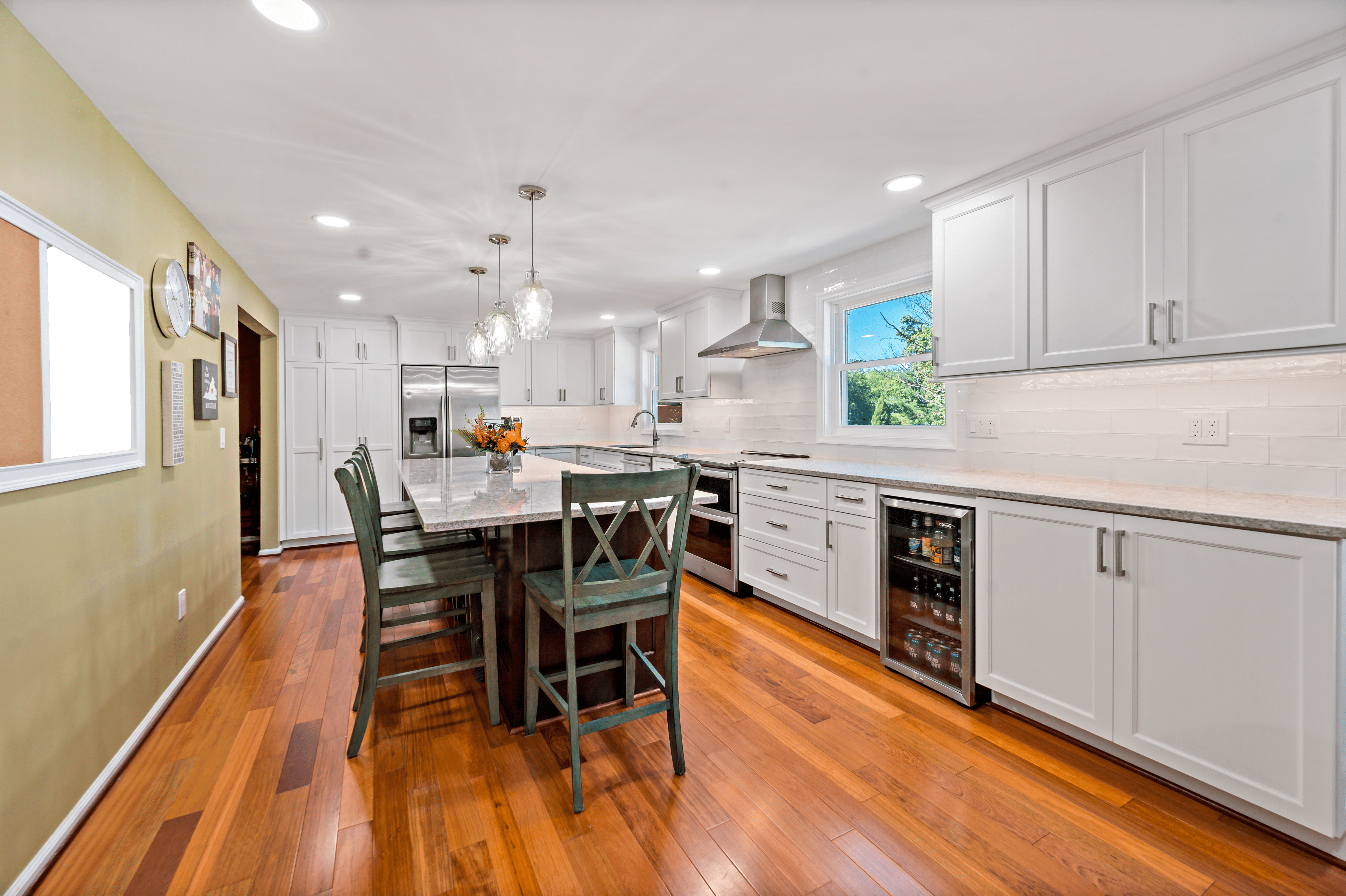 Medium Wood Kitchen Floor