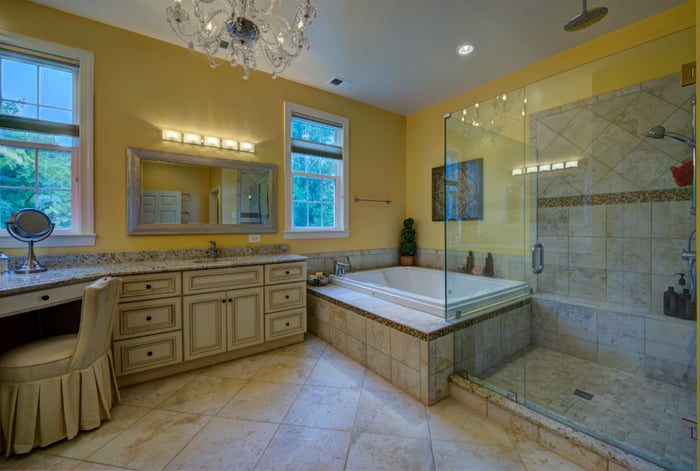 Yellow-Oakton-Bathroom-jpg-7378-4924