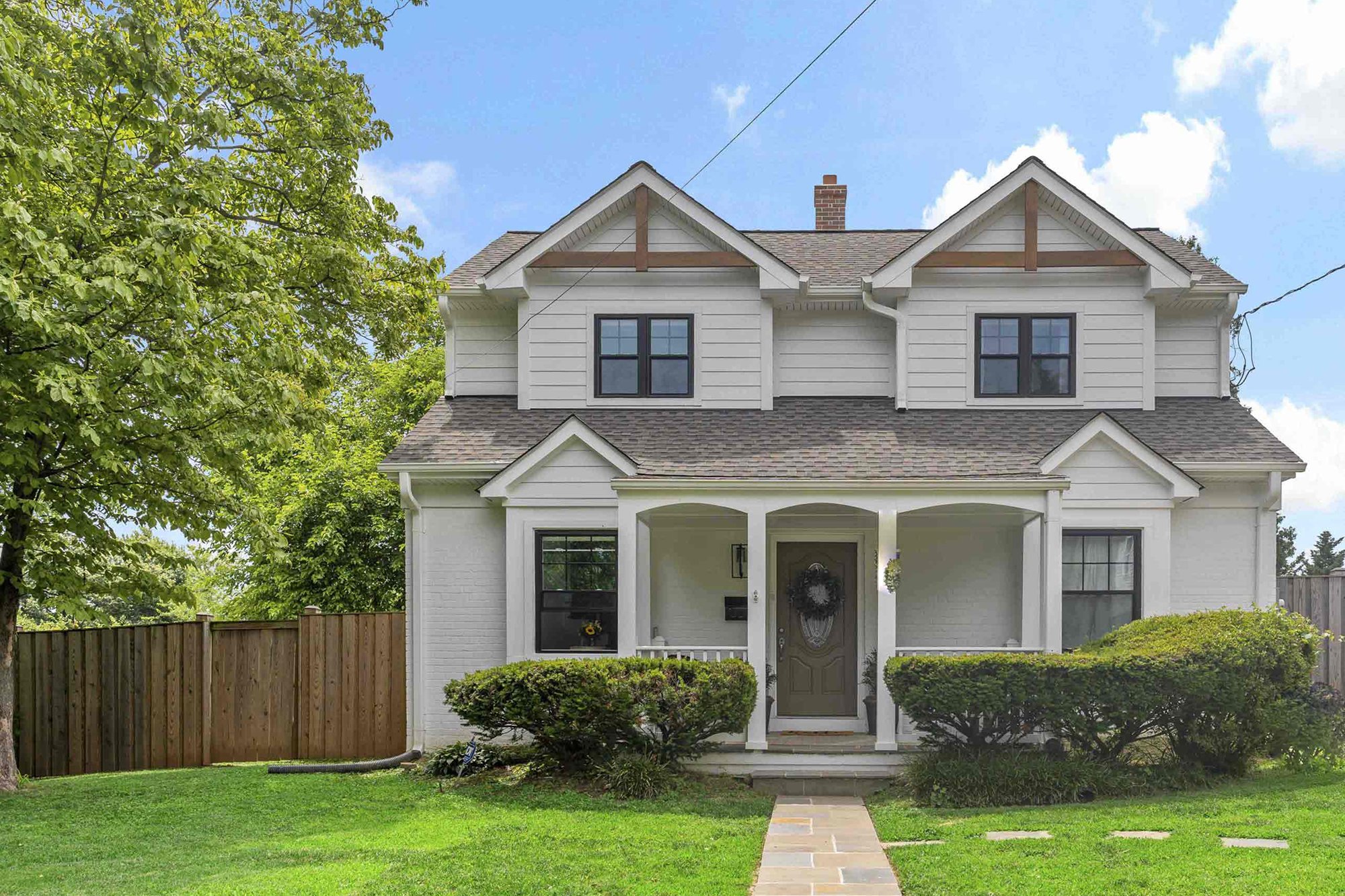 he-slider-banner-img-1 he-slider-banner-img-1