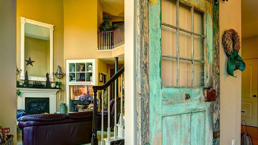 sliding-barn-door-658006-edited