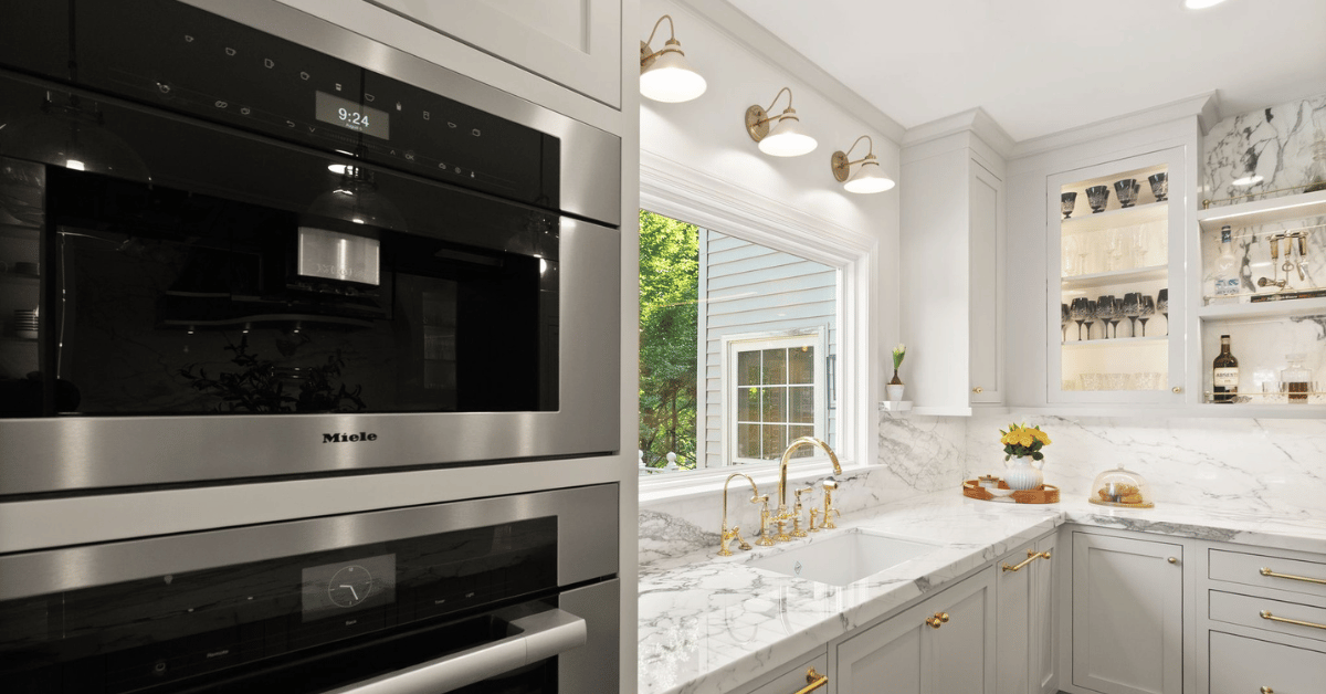 Built-in Miele coffee system & wall oven Built-in Miele coffee system & wall oven