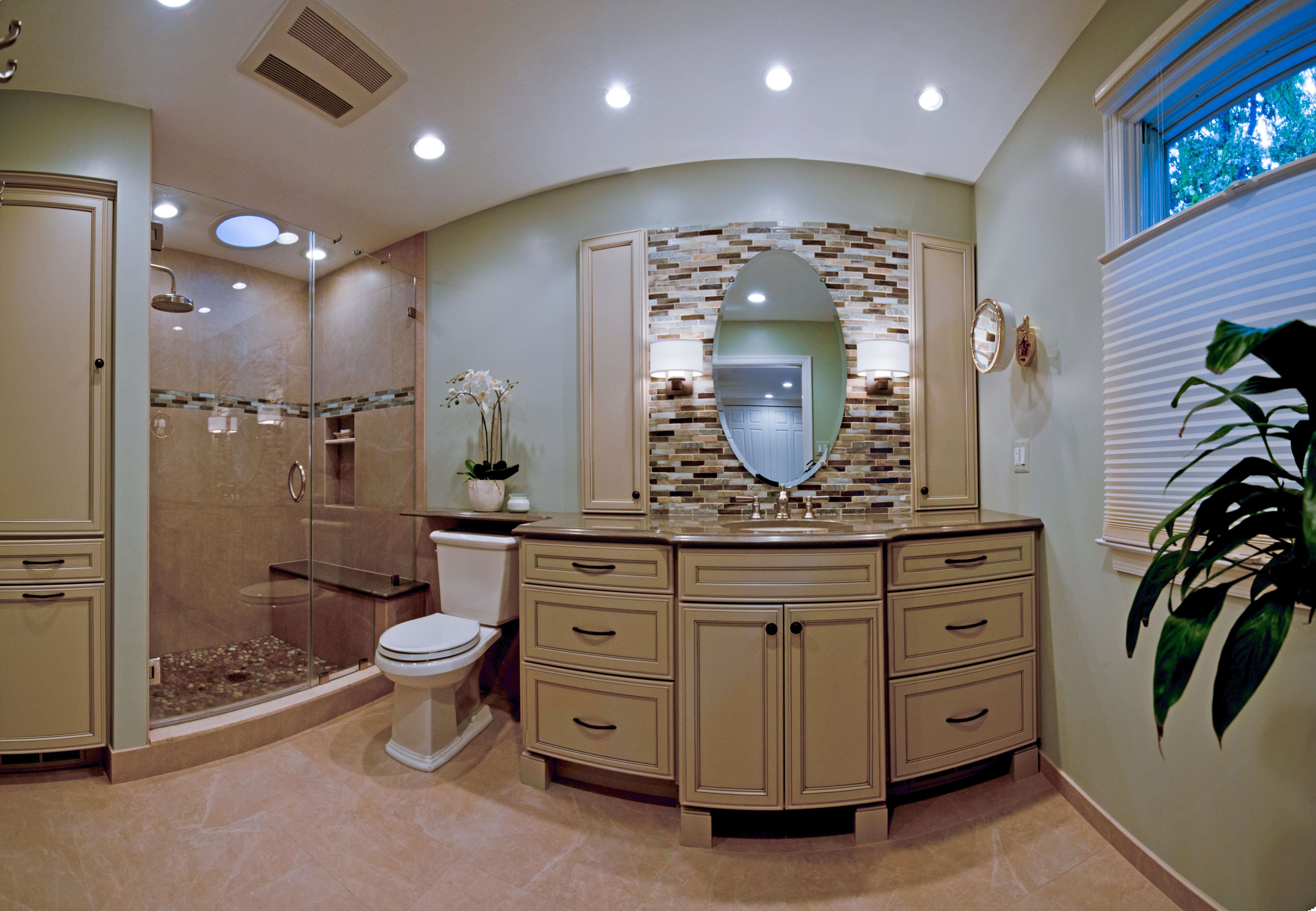 Rich Warm Toned Bathroom